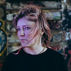 Pressefoto01_GRLWOOD__c__Maggie_Friedman.jpg