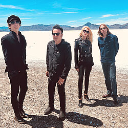 a59186d3_Mercury_Rev_Salt_Lake_Full_Body_RGB_72dpi_KLEIN.jpg