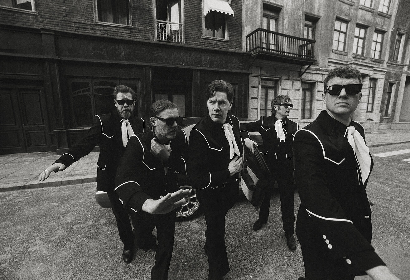 THE HIVES