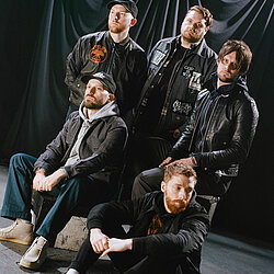 While_She_Sleeps_Credit_Jamie_Carmichael_598020590004.jpg