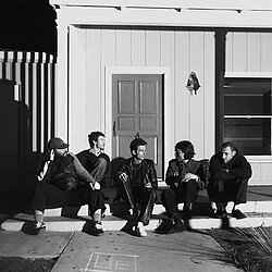 Presspic_THE_NEIGHBOURHOOD__c__Julien_Galan_01.jpeg