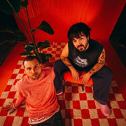 Pressefoto_MILKY_CHANCE_02__c__Anthony_Molina_Kopie.jpg